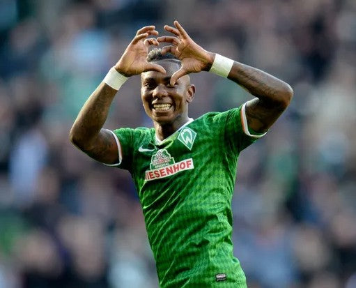 Eljero Elia juicht in het groen-wit van Werder Bremen