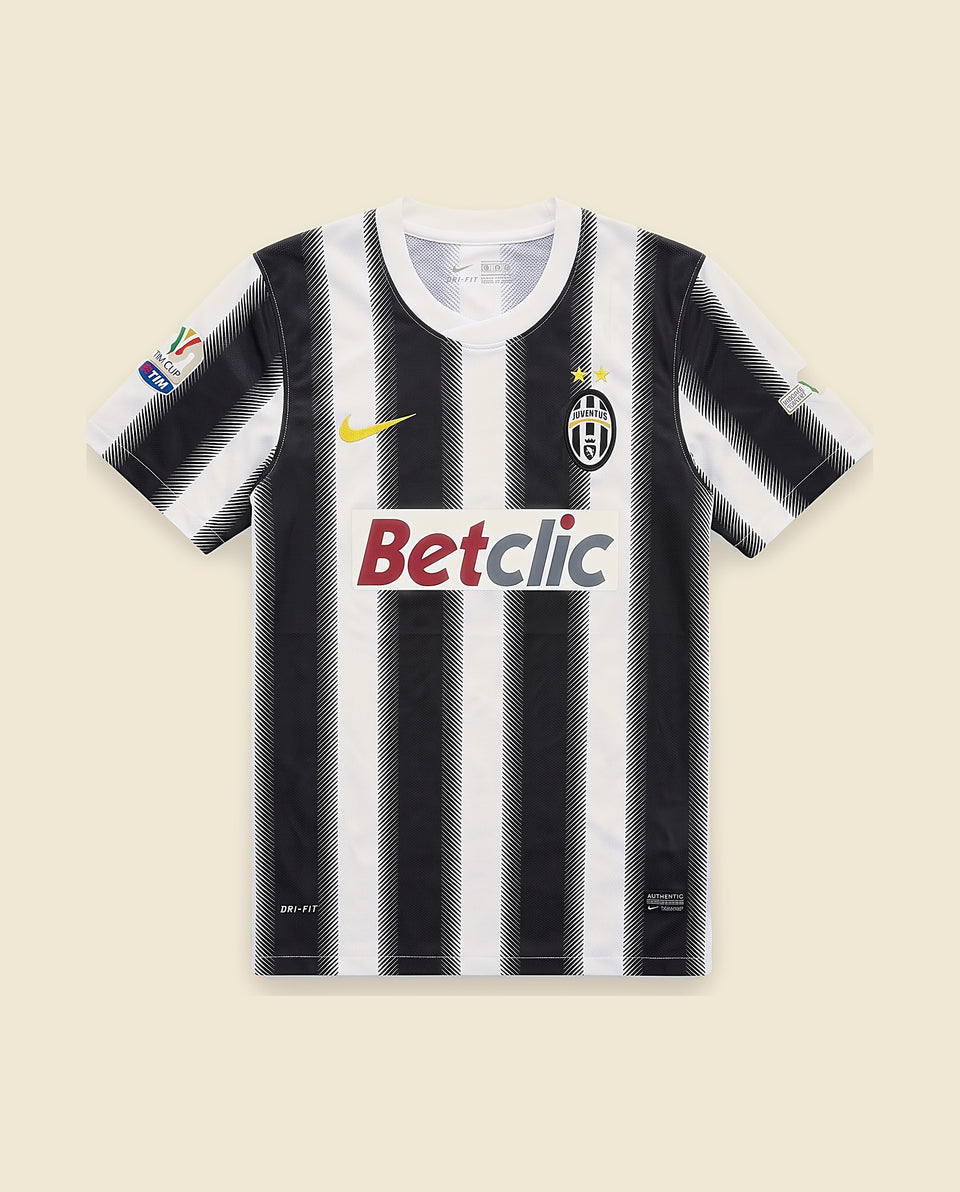 Maillot domicile noir et blanc de la Juventus, devant