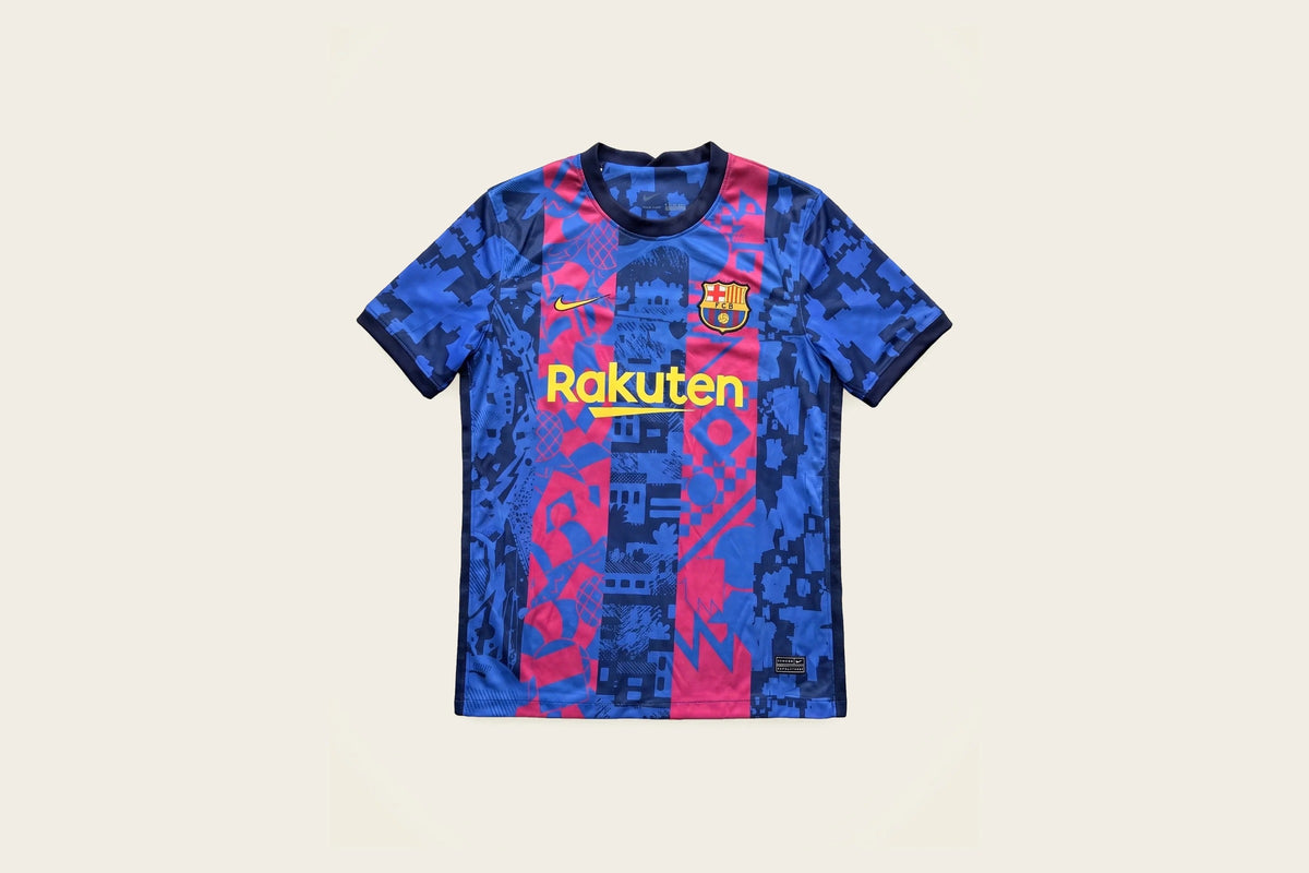 La terza maglia autografata del FC Barcelona 2021/22, fronte